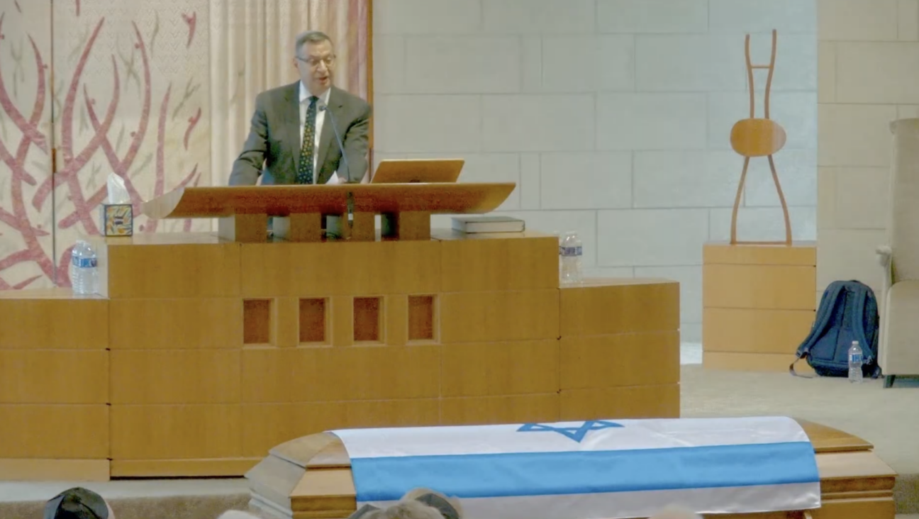 Rabbi Doug Alpert speaks at the funeral of Sarah Milgrim at Congregation Beth Torah in Overland Park, Kansas, on May 27, 2025. (Screenshot)